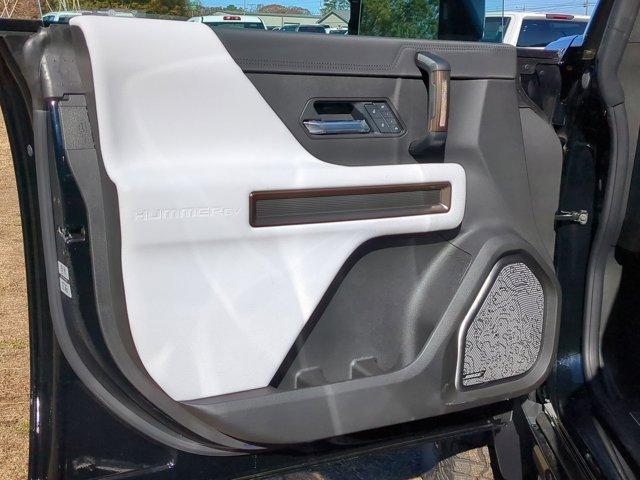 2025 GMC HUMMER EV SUV Vehicle Photo in ALBERTVILLE, AL 35950-0246