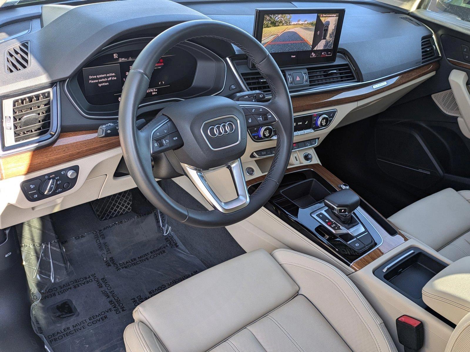 2022 Audi Q5 Vehicle Photo in Sarasota, FL 34231