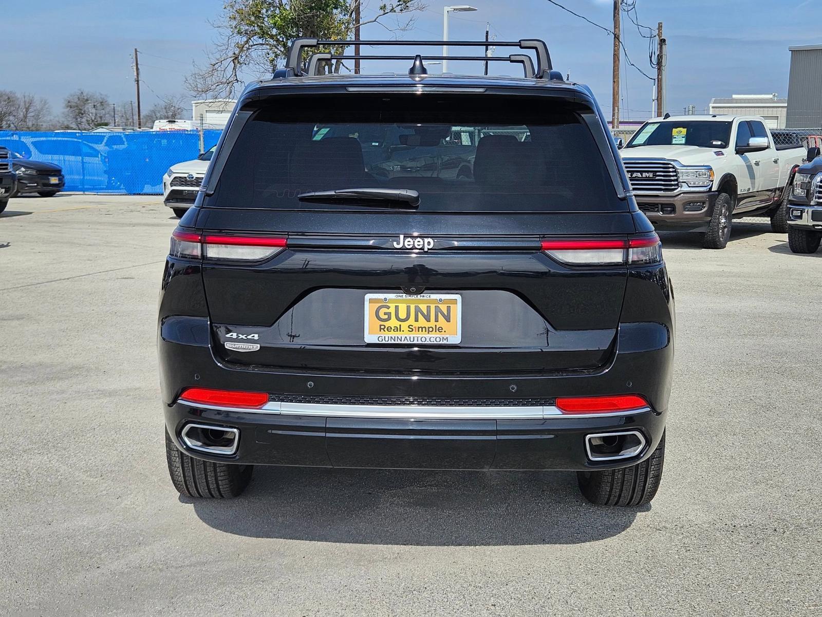 2024 Jeep Grand Cherokee Vehicle Photo in Seguin, TX 78155