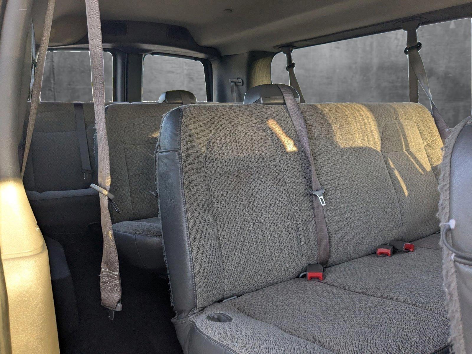 2020 Chevrolet Express Passenger 3500 Vehicle Photo in MIAMI, FL 33134-2699