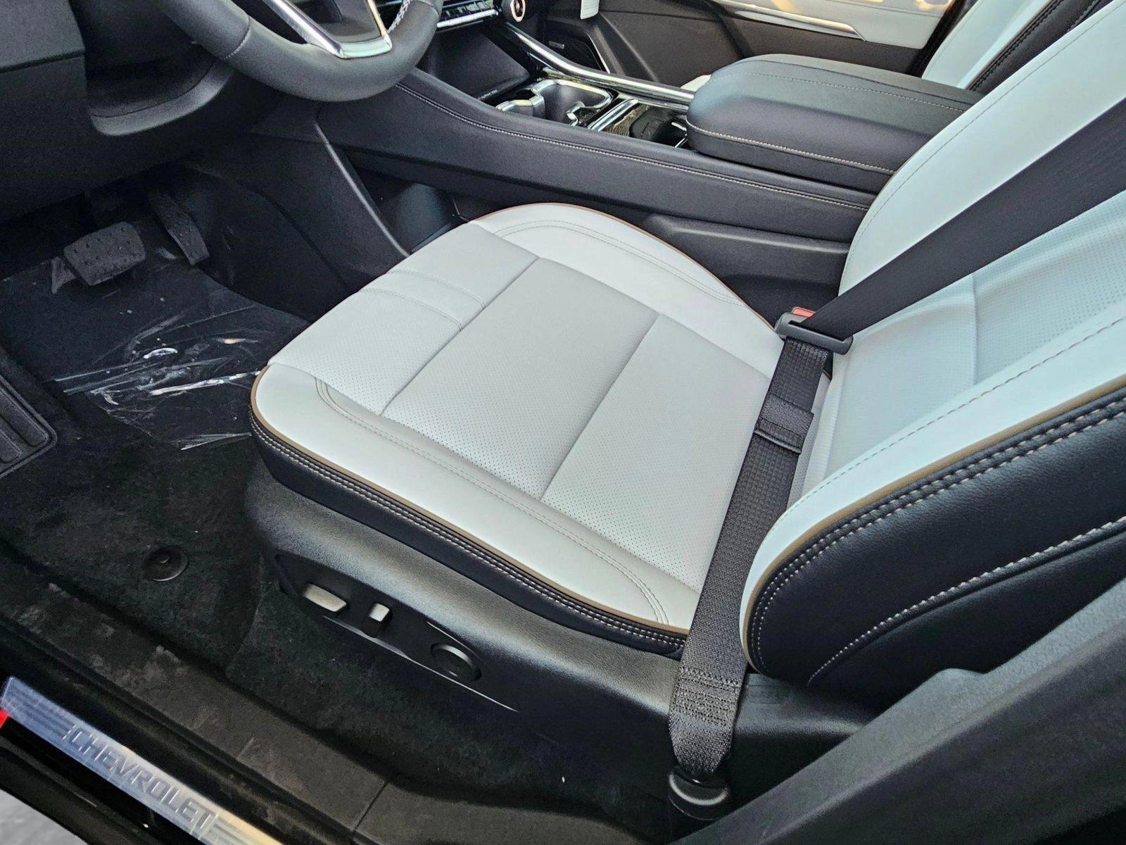 2025 Chevrolet Traverse Vehicle Photo in GREENACRES, FL 33463-3207