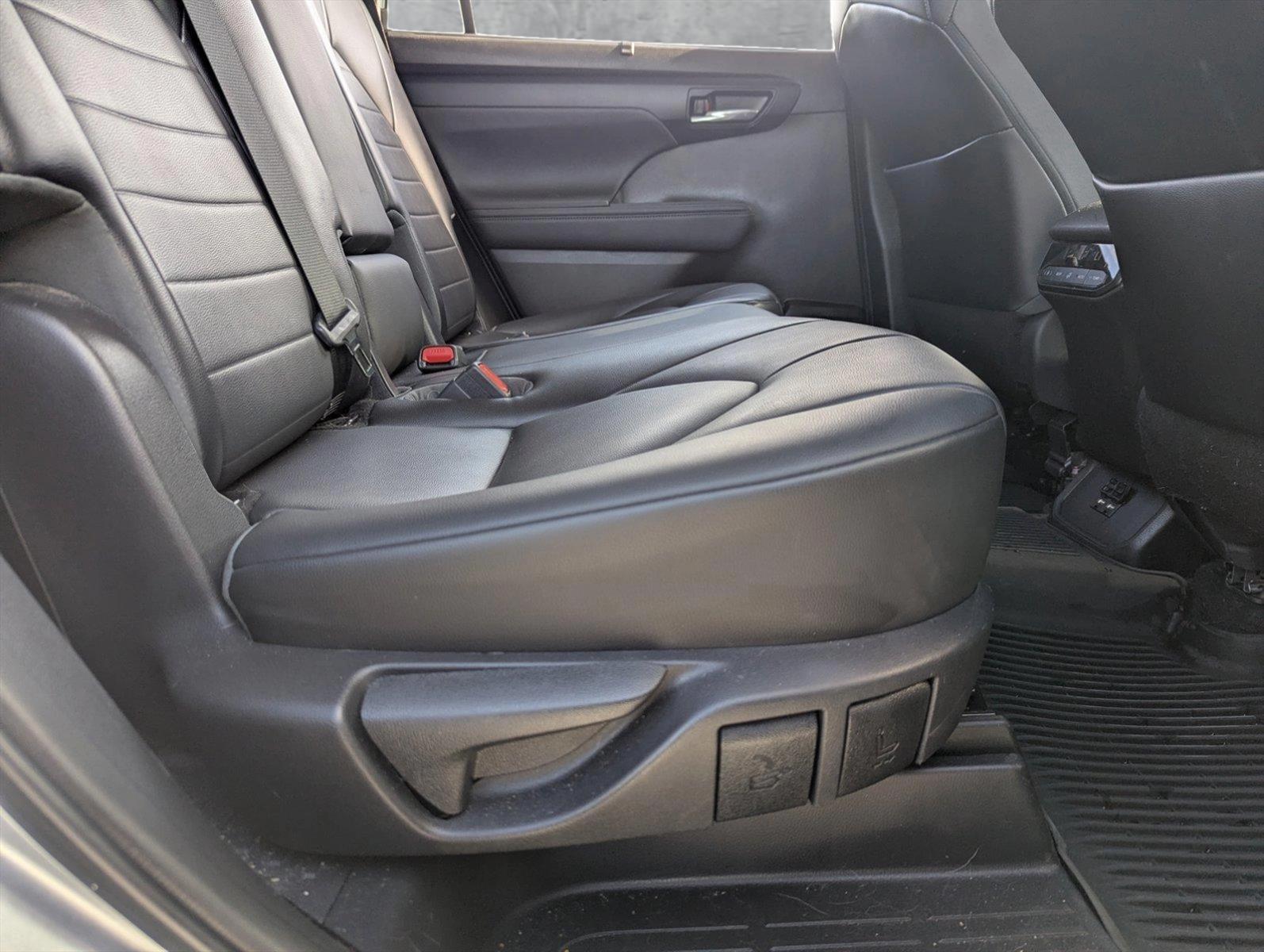 2021 Toyota Highlander Vehicle Photo in Ft. Myers, FL 33907