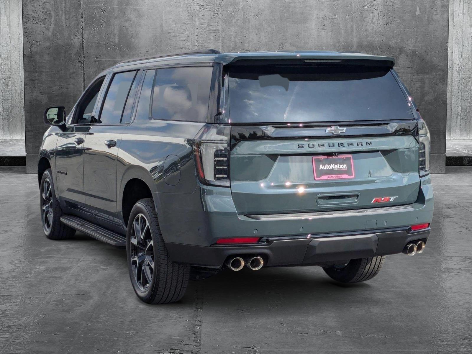 2025 Chevrolet Suburban Vehicle Photo in VALENCIA, CA 91355-1705