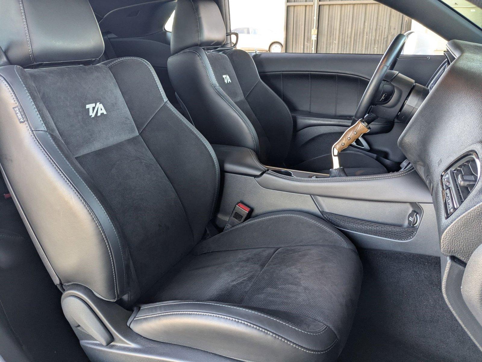 2017 Dodge Challenger Vehicle Photo in Valencia, CA 91355