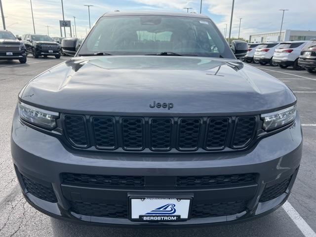 2023 Jeep Grand Cherokee L Vehicle Photo in GREEN BAY, WI 54304-5303