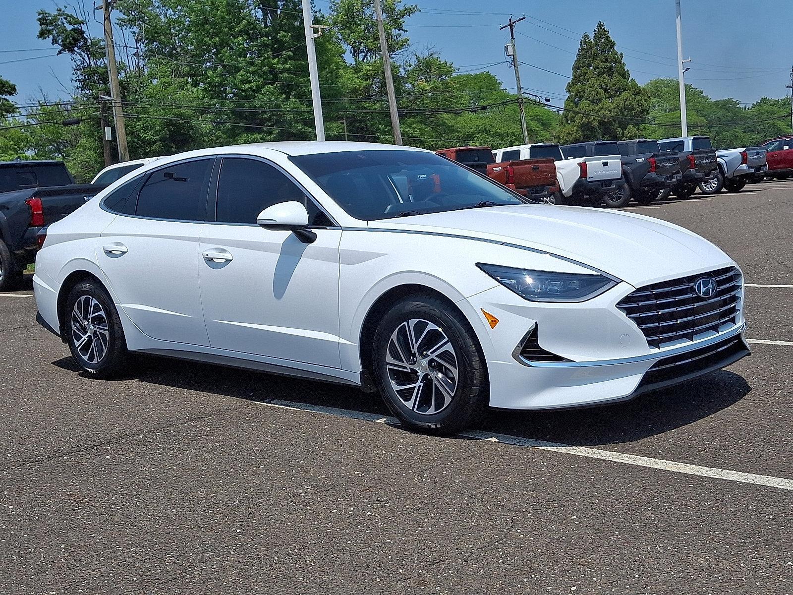 2023 Hyundai SONATA Hybrid Vehicle Photo in Trevose, PA 19053