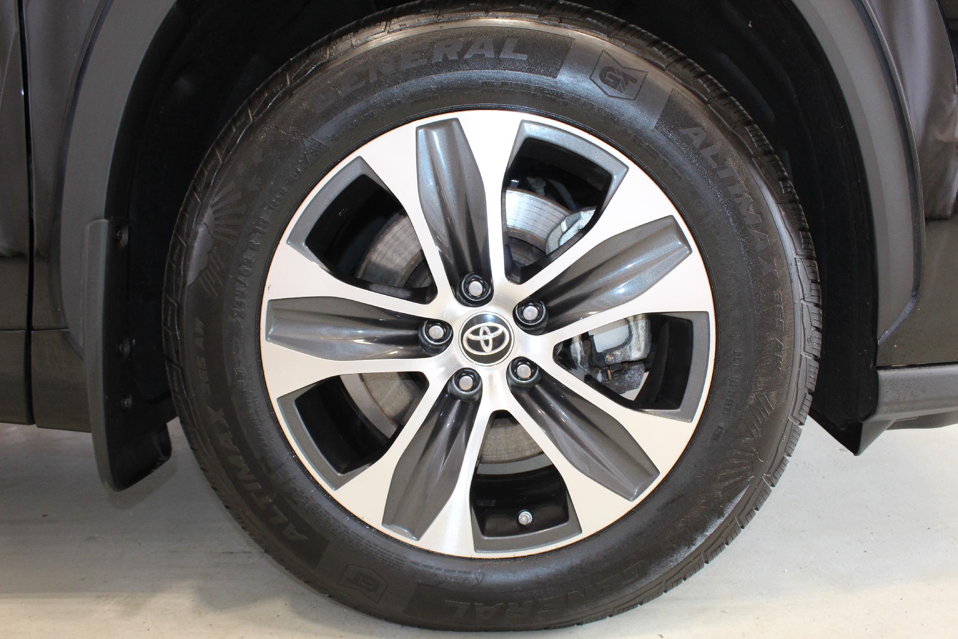 2022 Toyota Highlander Vehicle Photo in NORTHAMPTON, MA 01060-1120