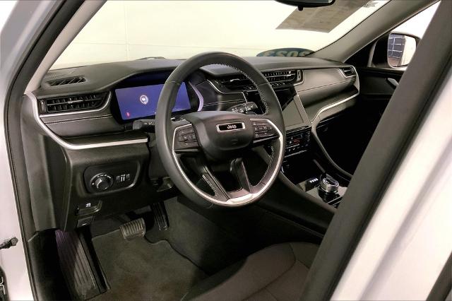 2023 Jeep Grand Cherokee L Vehicle Photo in Kansas City, MO 64114