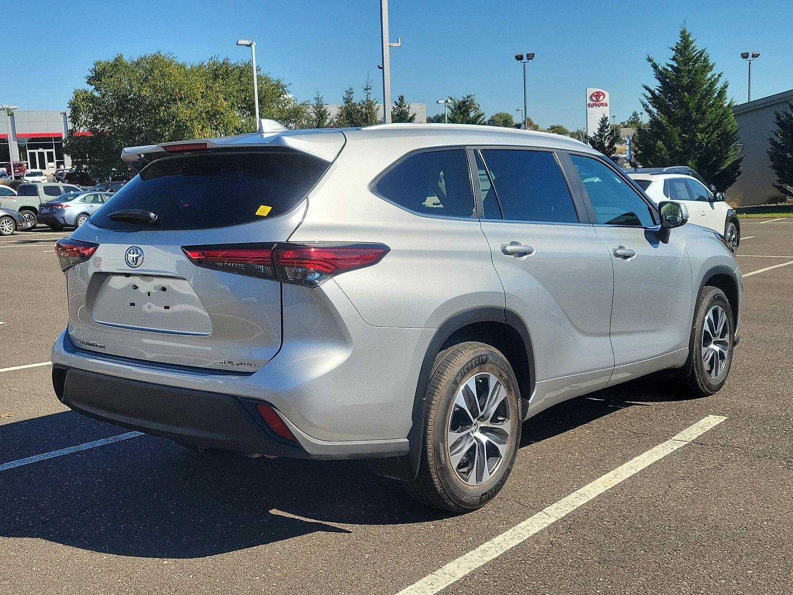 2023 Toyota Highlander Vehicle Photo in Trevose, PA 19053