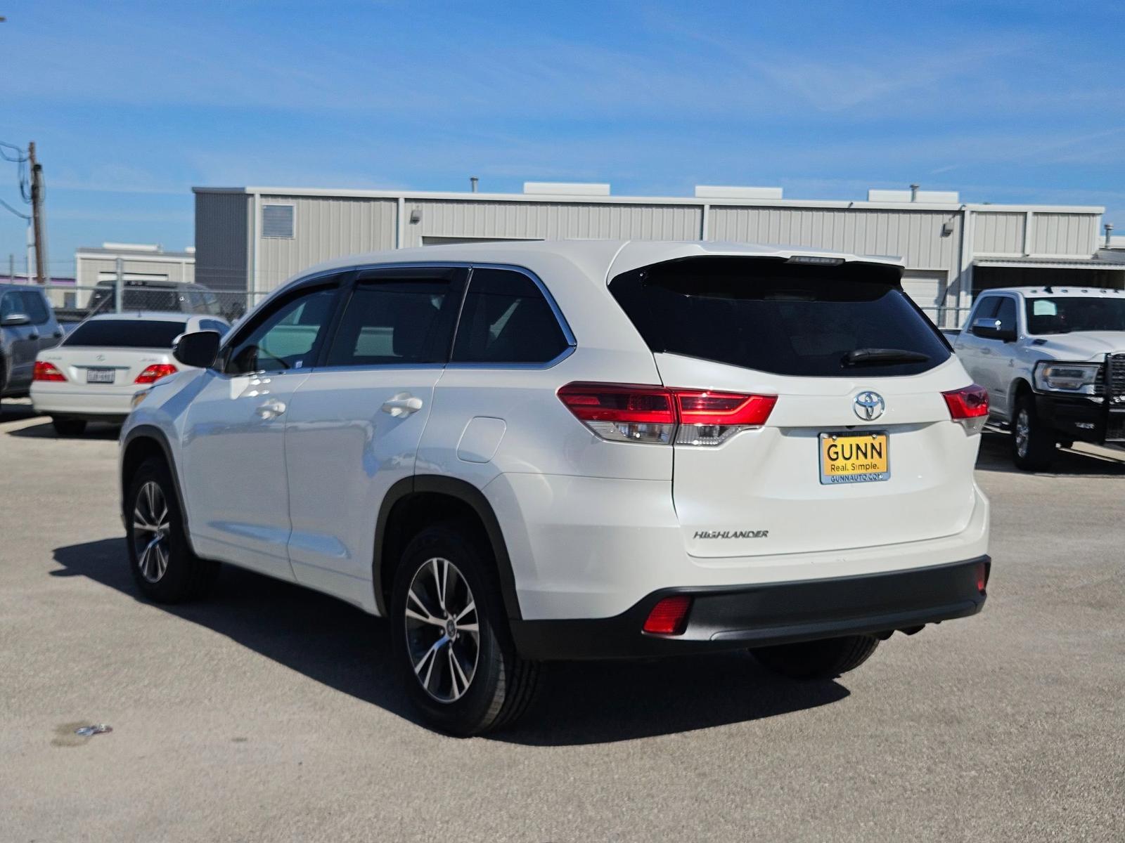 2017 Toyota Highlander Vehicle Photo in Seguin, TX 78155