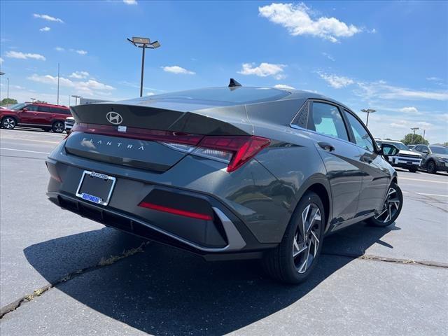 2024 Hyundai ELANTRA Vehicle Photo in Shiloh, IL 62269