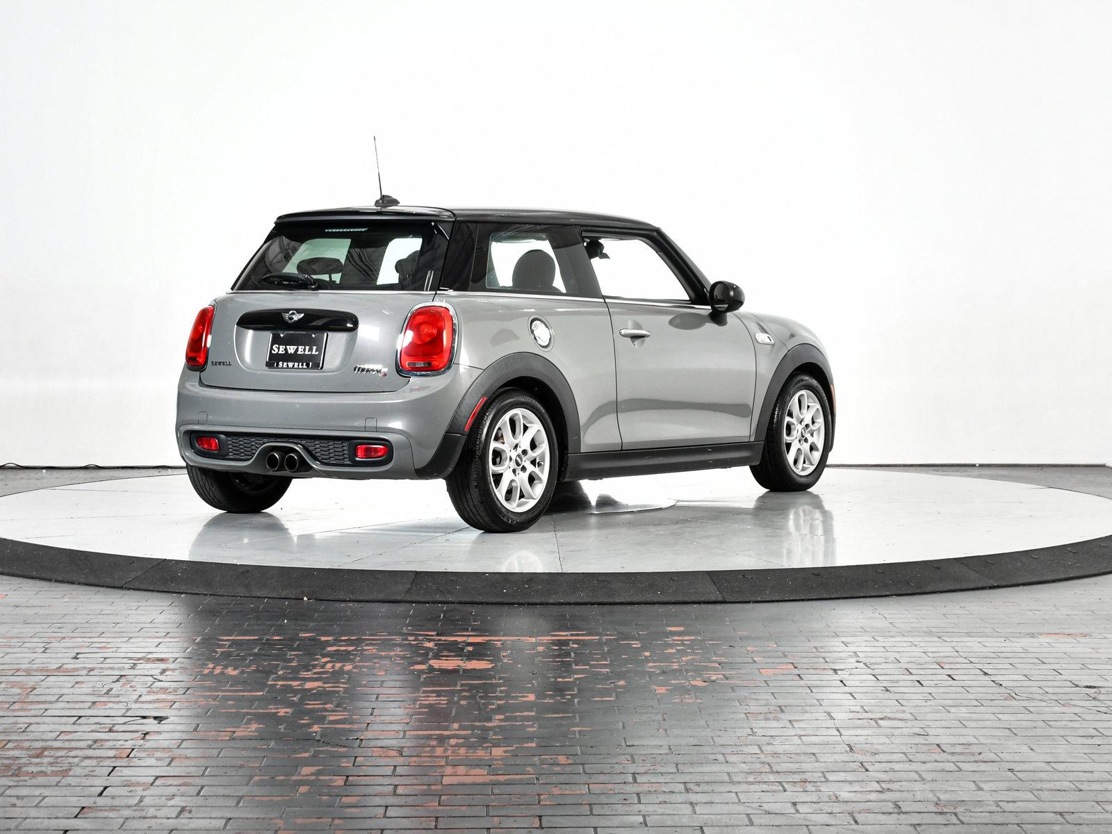 2015 MINI Cooper S Hardtop Vehicle Photo in DALLAS, TX 75235