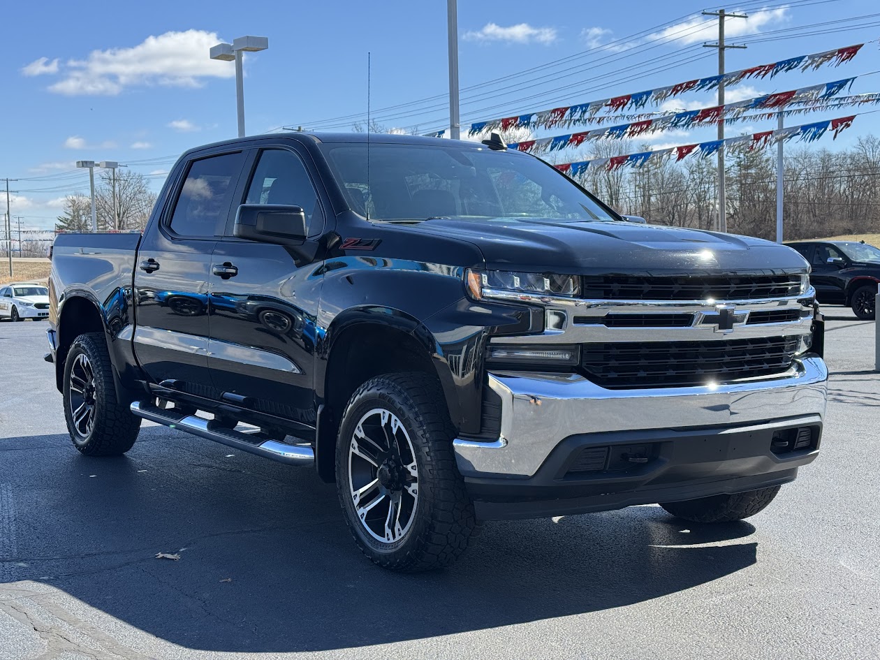 2019 Chevrolet Silverado 1500 Vehicle Photo in BOONVILLE, IN 47601-9633