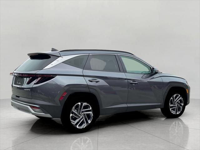 2025 Hyundai TUCSON Hybrid Vehicle Photo in Green Bay, WI 54304