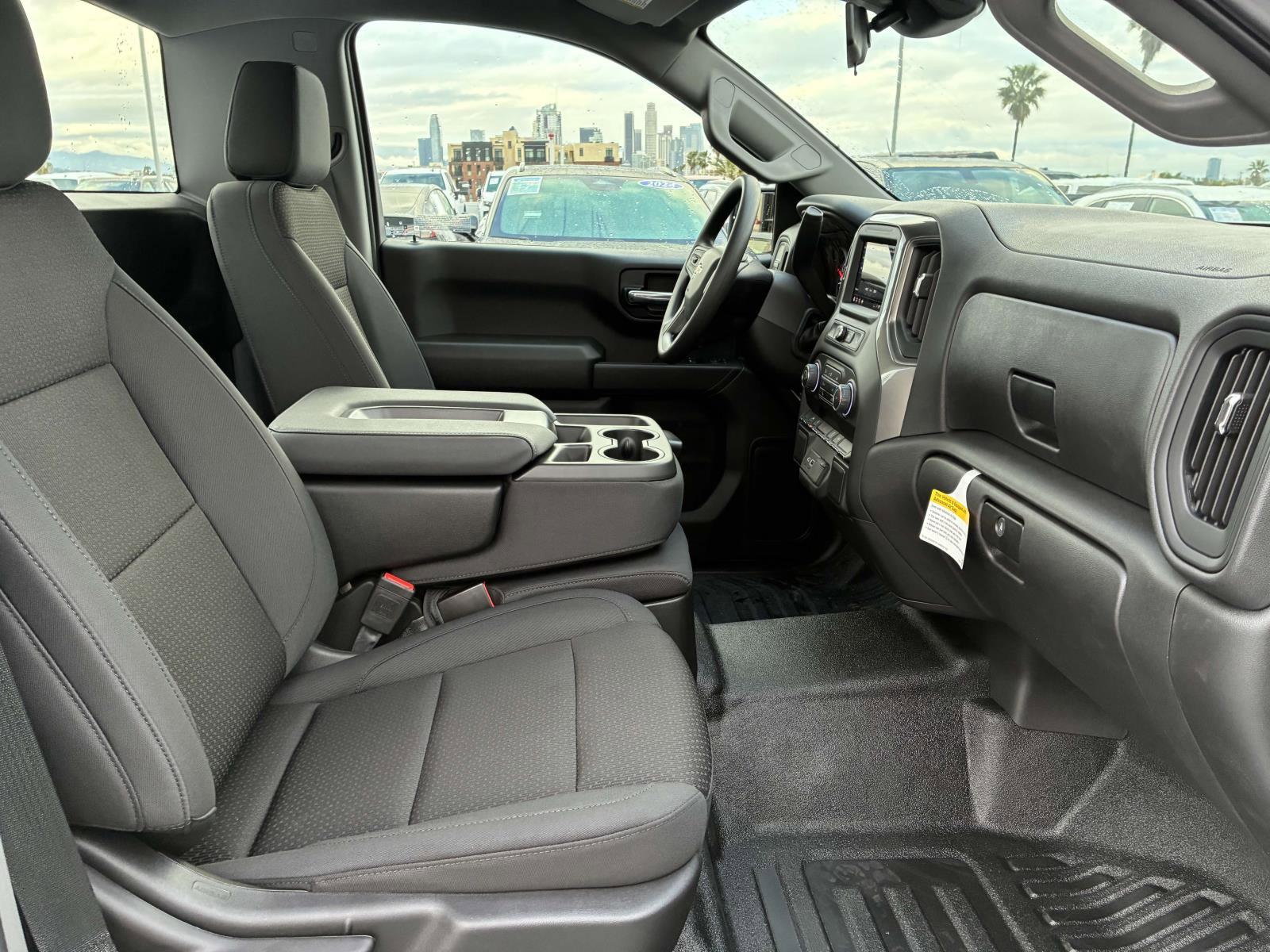 2025 Chevrolet Silverado 1500 Vehicle Photo in LOS ANGELES, CA 90007-3794