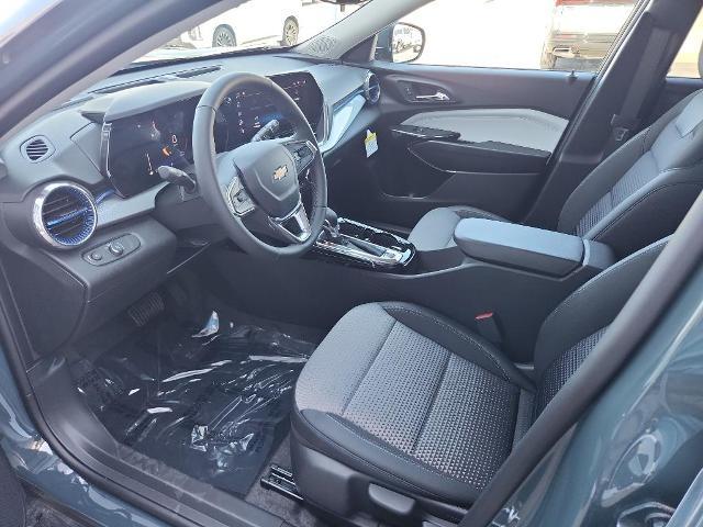 2025 Chevrolet Trax Vehicle Photo in HAYS, KS 67601-1994