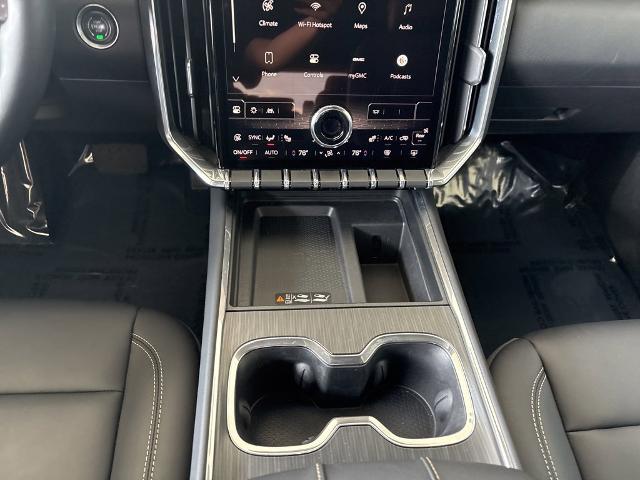 2024 GMC Acadia Vehicle Photo in MANHATTAN, KS 66502-5036