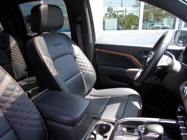 2023 GMC Canyon Vehicle Photo in LOWELL, MA 01852-4336
