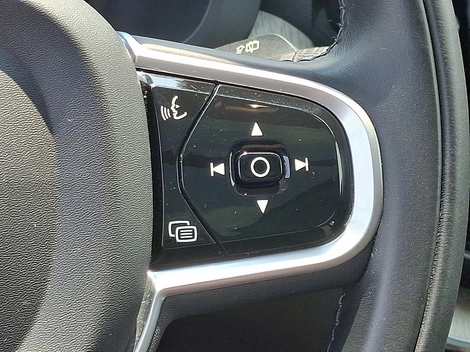 2022 Volvo XC60 Vehicle Photo in Trevose, PA 19053