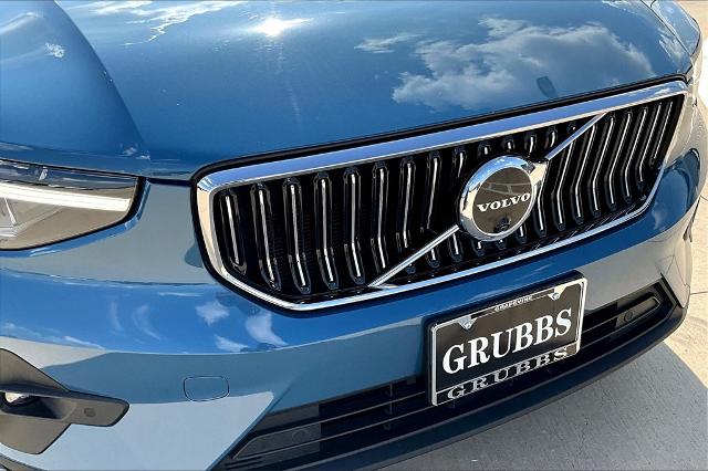 2023 Volvo XC40 Vehicle Photo in Grapevine, TX 76051