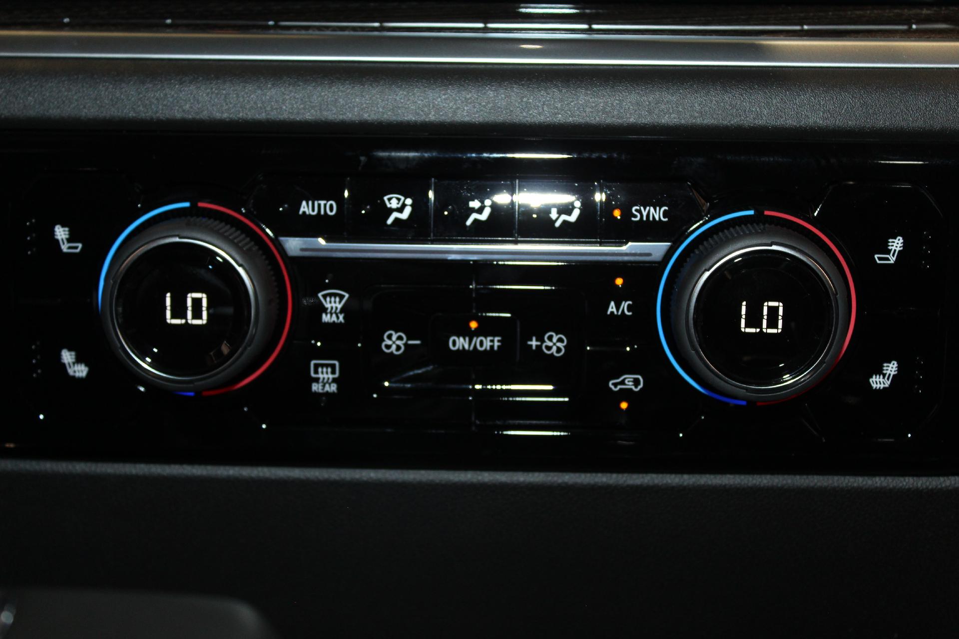 2025 Chevrolet Silverado 1500 Vehicle Photo in NORTHAMPTON, MA 01060-1120