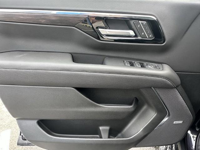 2025 Chevrolet Tahoe Vehicle Photo in GARDNER, MA 01440-3110