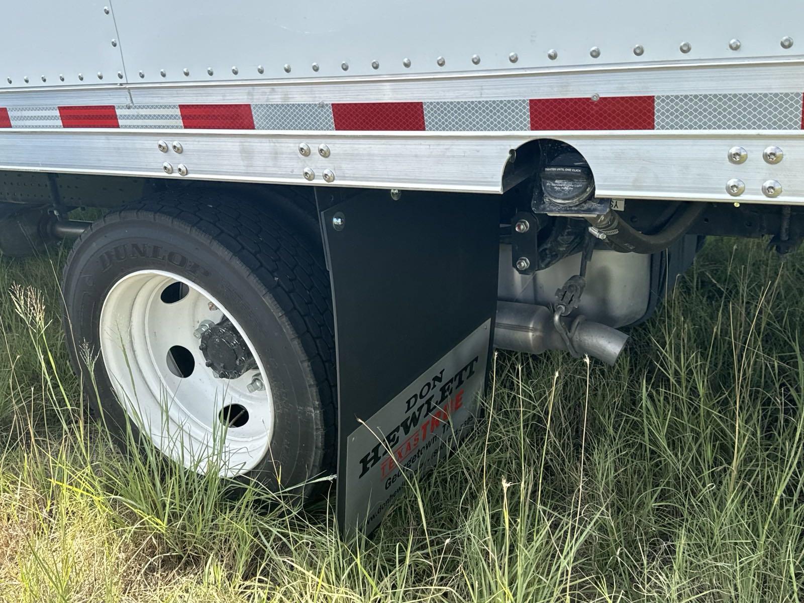 2025 Chevrolet Low Cab Forward 5500 XG Vehicle Photo in GEORGETOWN, TX 78626-7508