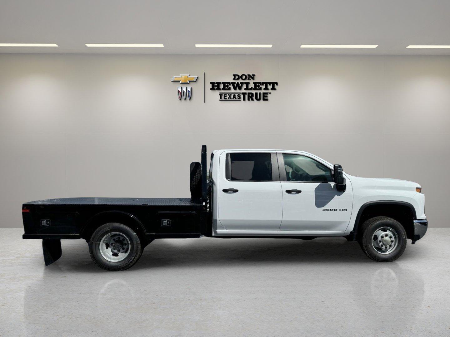 2024 Chevrolet Silverado 3500 HD Chassis Cab Vehicle Photo in GEORGETOWN, TX 78626-7508