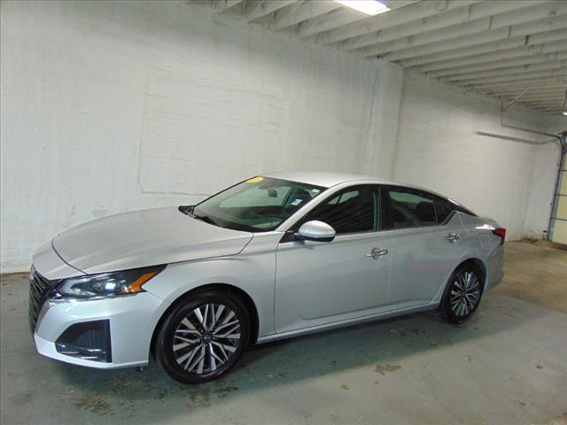 Used 2023 Nissan Altima SV with VIN 1N4BL4DV4PN393856 for sale in Emporia, KS