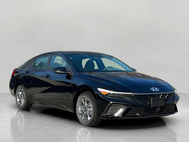 2025 Hyundai ELANTRA Hybrid Vehicle Photo in Green Bay, WI 54304