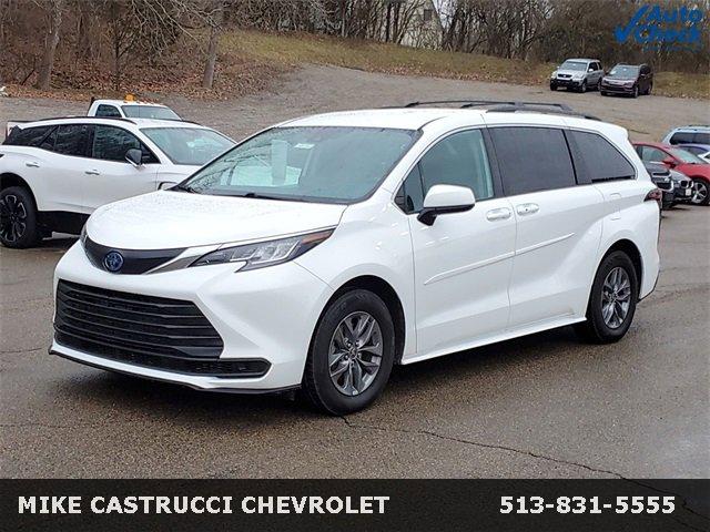 2022 Toyota Sienna Vehicle Photo in MILFORD, OH 45150-1684