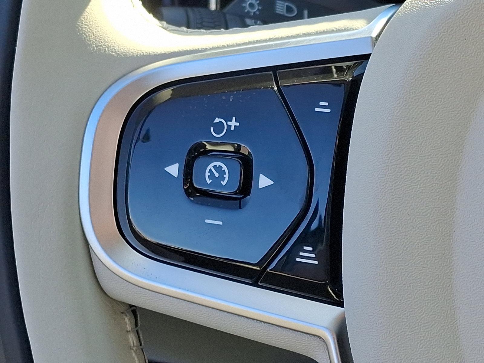2025 Volvo XC60 Plug-In Hybrid Vehicle Photo in Trevose, PA 19053