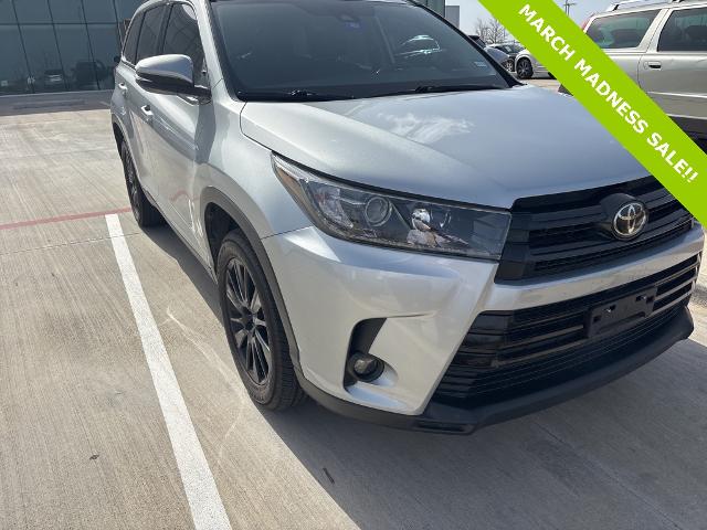 2019 Toyota Highlander Vehicle Photo in Grapevine, TX 76051