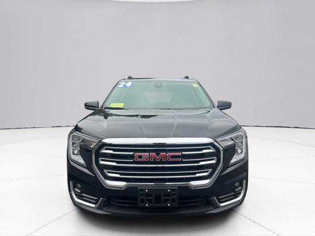 2024 GMC Terrain Vehicle Photo in LEOMINSTER, MA 01453-2952