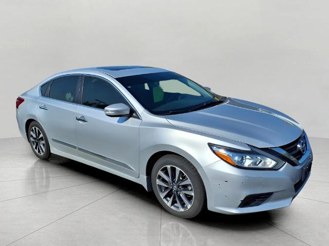 2017 Nissan Altima Vehicle Photo in Oshkosh, WI 54904