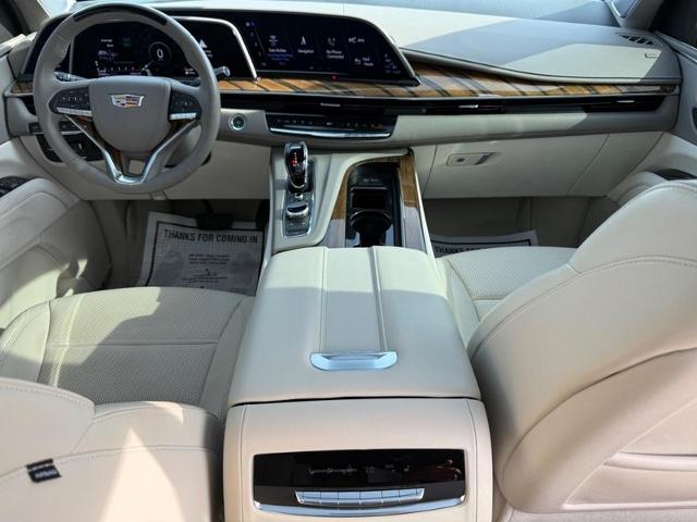 2023 Cadillac Escalade ESV Vehicle Photo in COLUMBIA, MO 65203-3903
