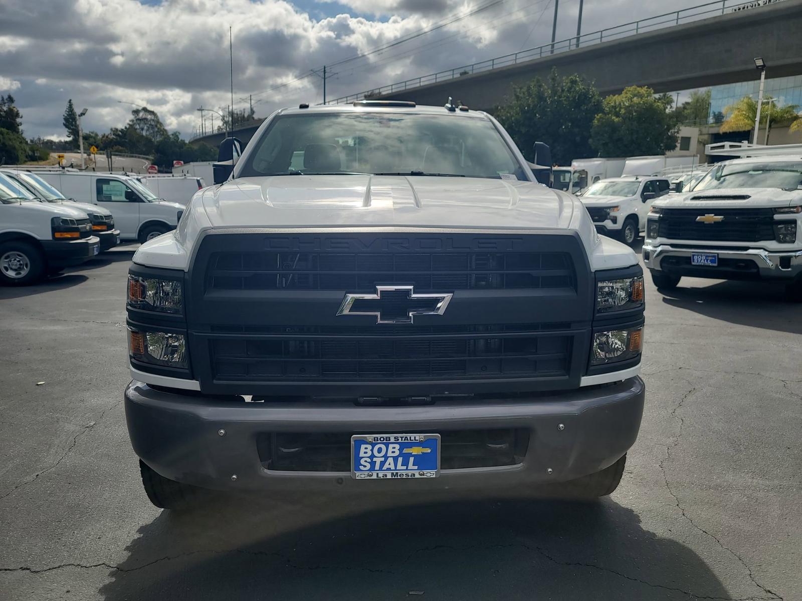 2023 Chevrolet Silverado Chassis Cab Vehicle Photo in LA MESA, CA 91942-8211