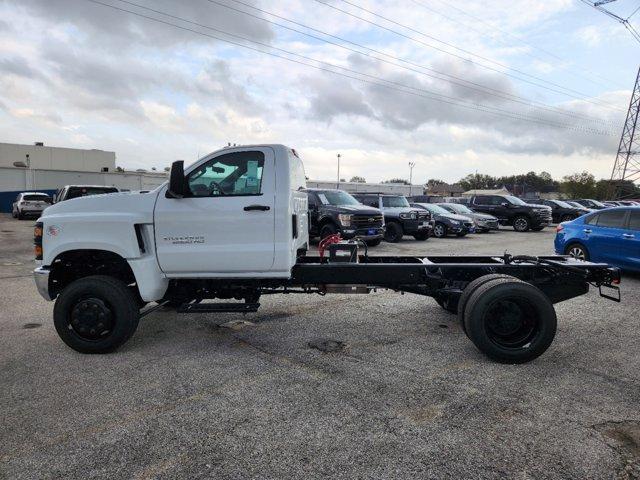 2023 Chevrolet Silverado 5500 HD Vehicle Photo in SUGAR LAND, TX 77478-0000