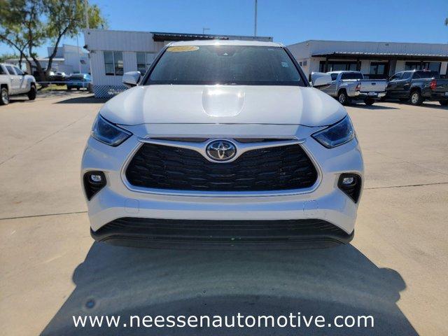 Used 2021 Toyota Highlander LE with VIN 5TDZZRAH1MS062841 for sale in Kingsville, TX