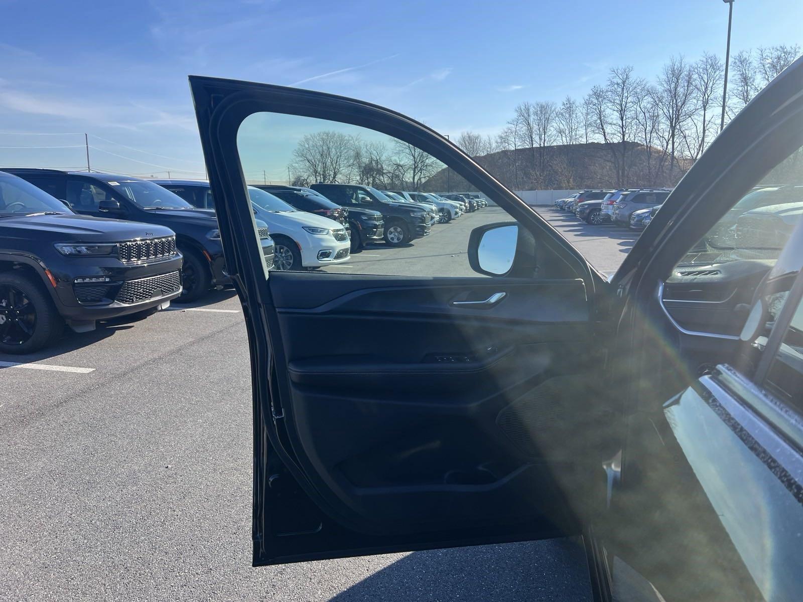 2025 Jeep Grand Cherokee Vehicle Photo in Mechanicsburg, PA 17050-1707