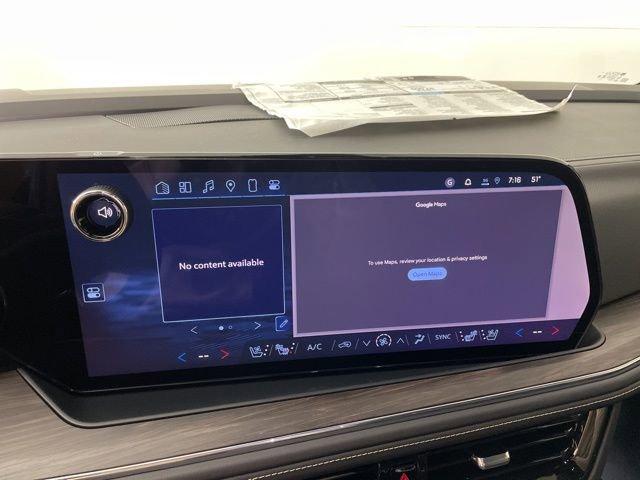 2025 Chevrolet Suburban Vehicle Photo in PHOENIX, AZ 85014-3381