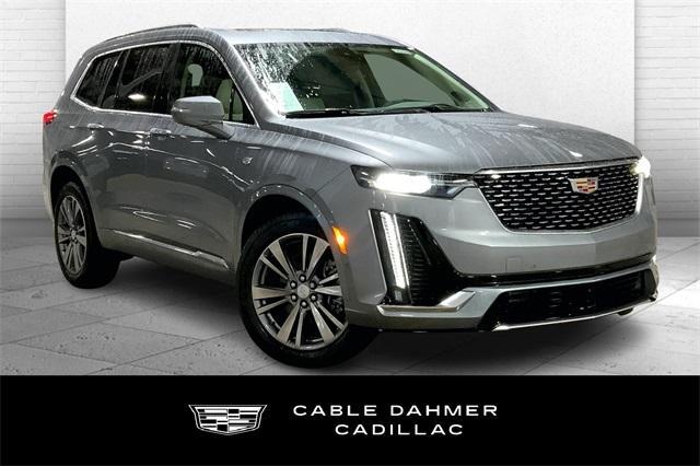 2025 Cadillac XT6 Vehicle Photo in KANSAS CITY, MO 64114-4545