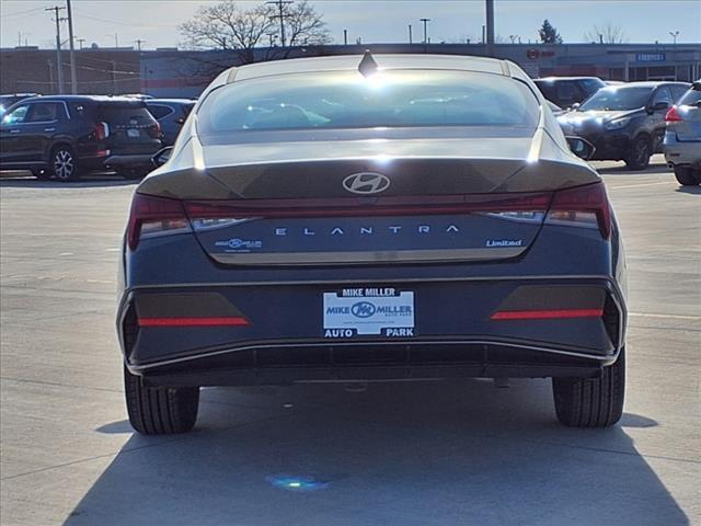 2025 Hyundai ELANTRA Vehicle Photo in Peoria, IL 61615