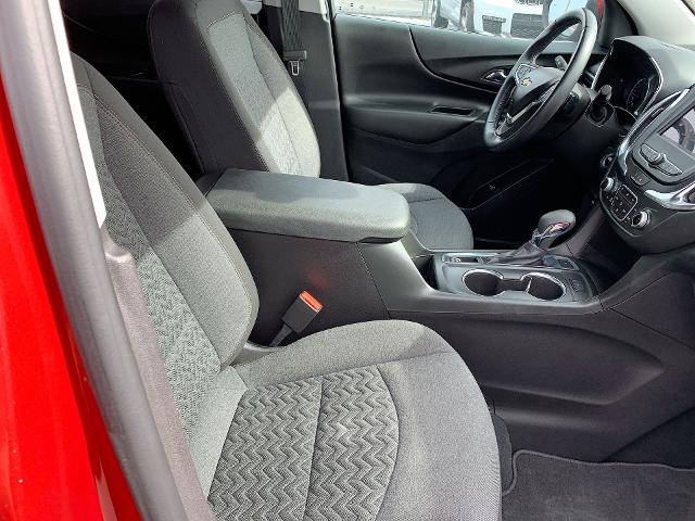 2022 Chevrolet Equinox Vehicle Photo in MOON TOWNSHIP, PA 15108-2571