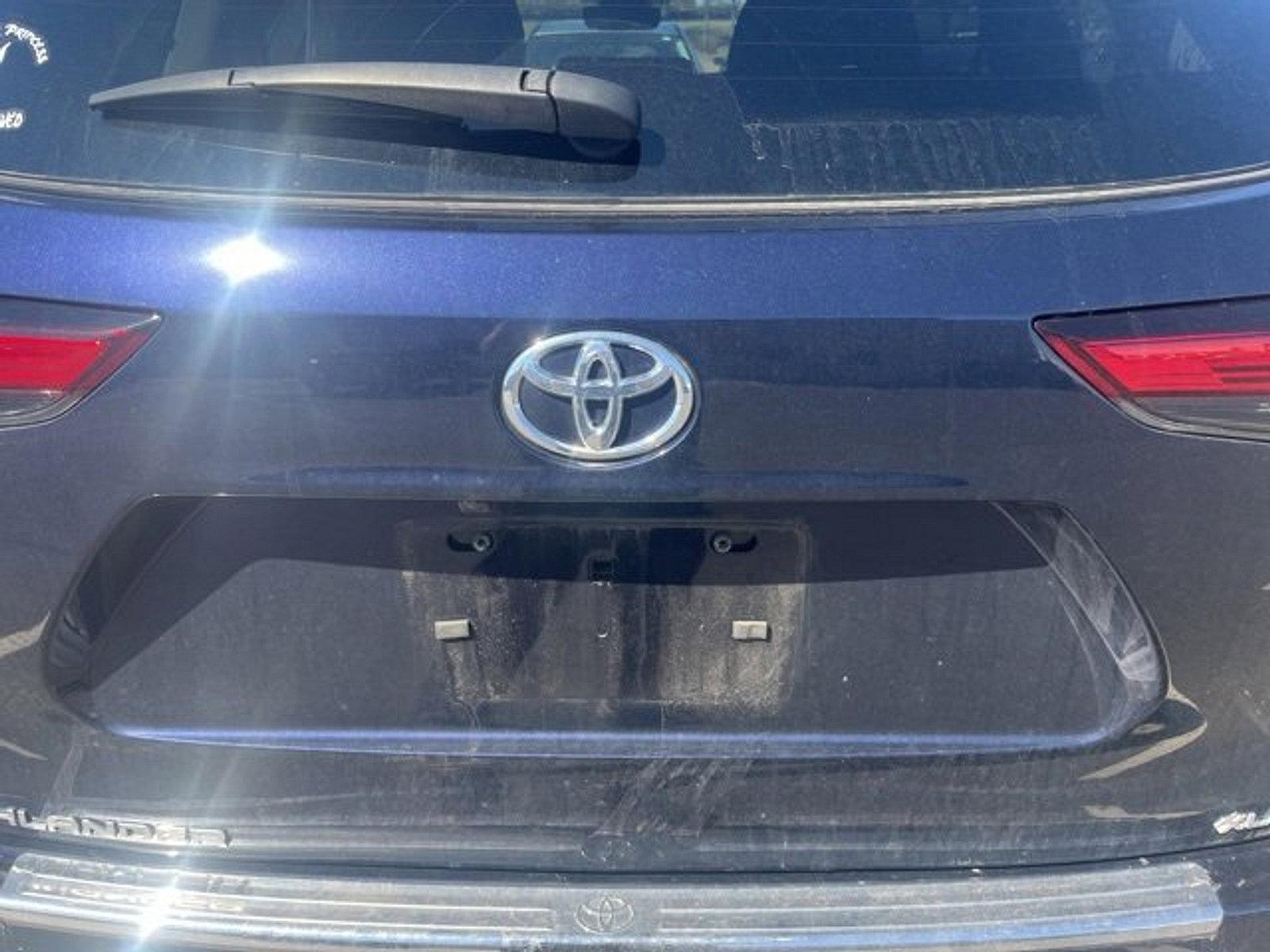 2023 Toyota Highlander Vehicle Photo in Trevose, PA 19053