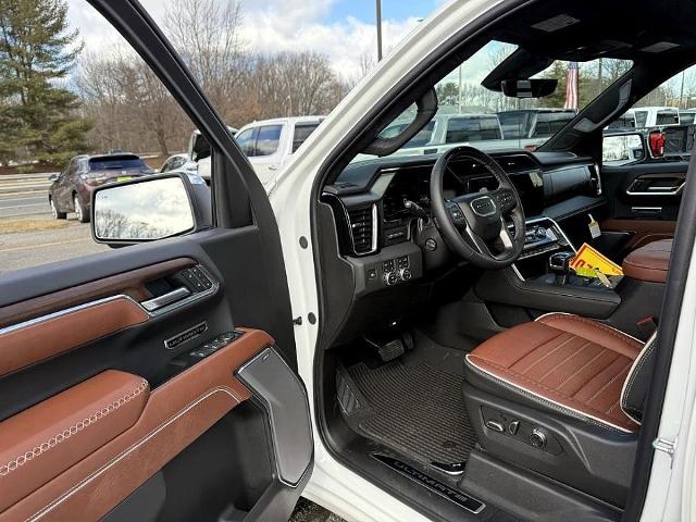 2025 GMC Sierra 1500 Vehicle Photo in CHICOPEE, MA 01020-5001