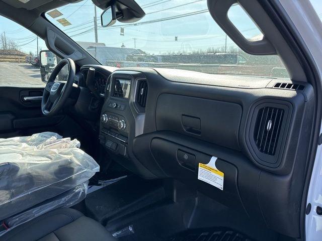 2025 GMC Sierra 3500 HD Chassis Cab Vehicle Photo in MEDINA, OH 44256-9631