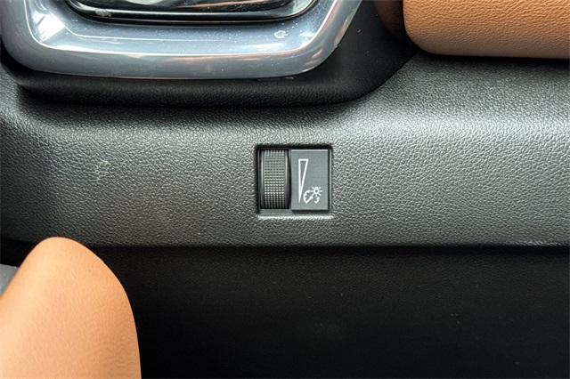2023 GMC Canyon Vehicle Photo in ELK GROVE, CA 95757-8703