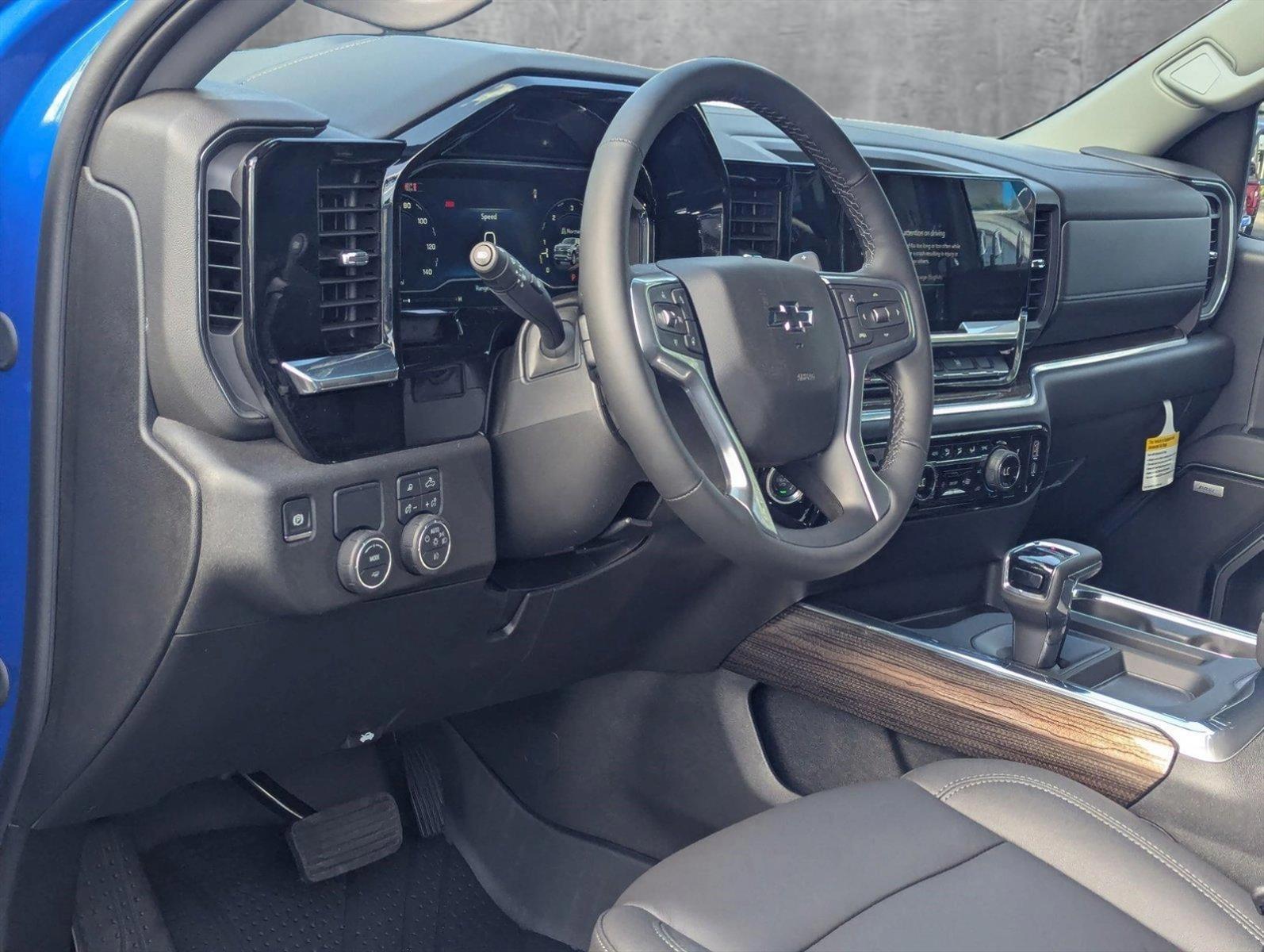 2025 Chevrolet Silverado 1500 Vehicle Photo in GREENACRES, FL 33463-3207