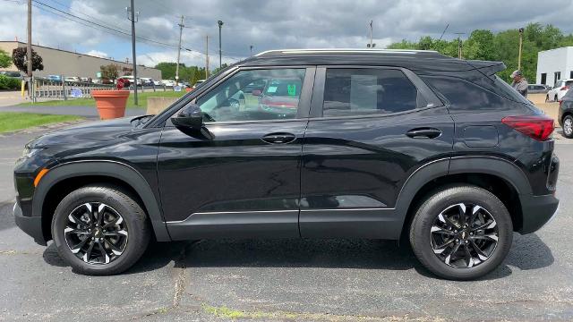 2022 Chevrolet Trailblazer Vehicle Photo in MOON TOWNSHIP, PA 15108-2571